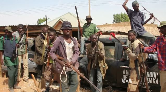 Milice d'autodéfense Nigeria. Photo: VOA