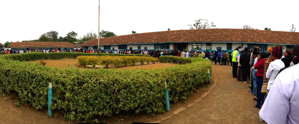 A voting queue in Nairobi 2013