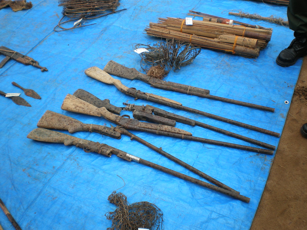 Artisanal weapons in the DRC.