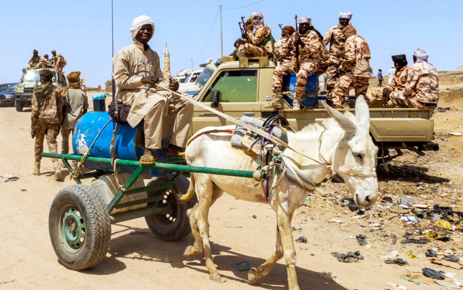 Chad soldiers near Sudan border